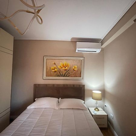 Deoni Apartment Luxury Tirana Esterno foto