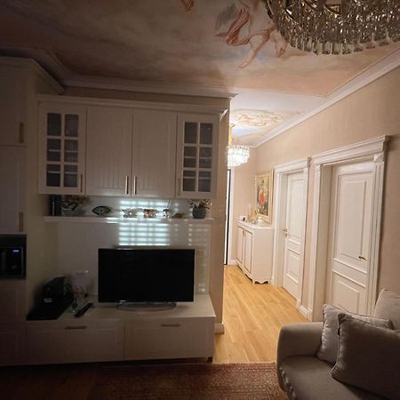 Deoni Apartment Luxury Tirana Esterno foto