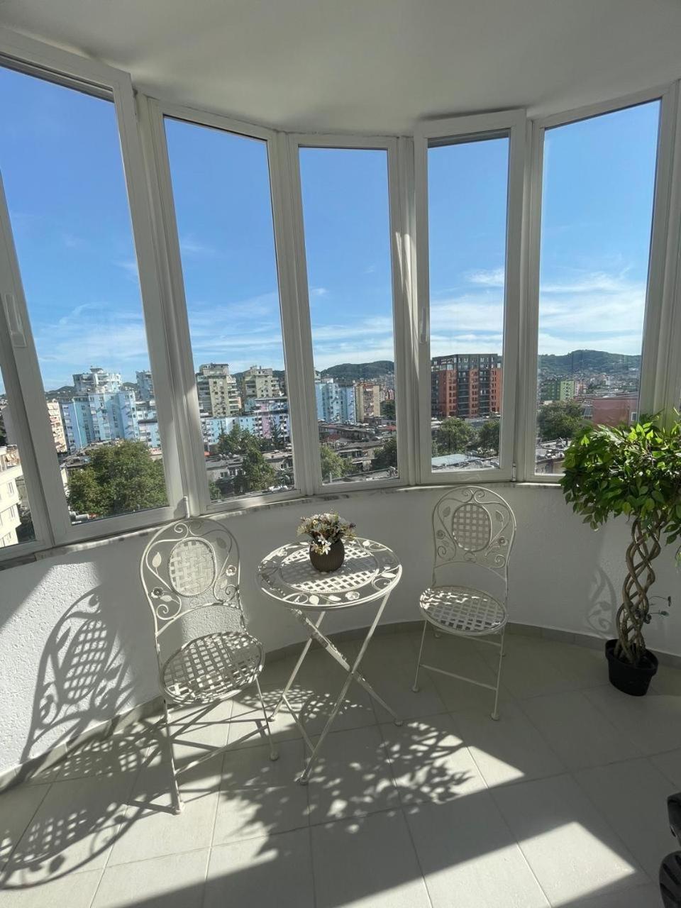 Deoni Apartment Luxury Tirana Esterno foto