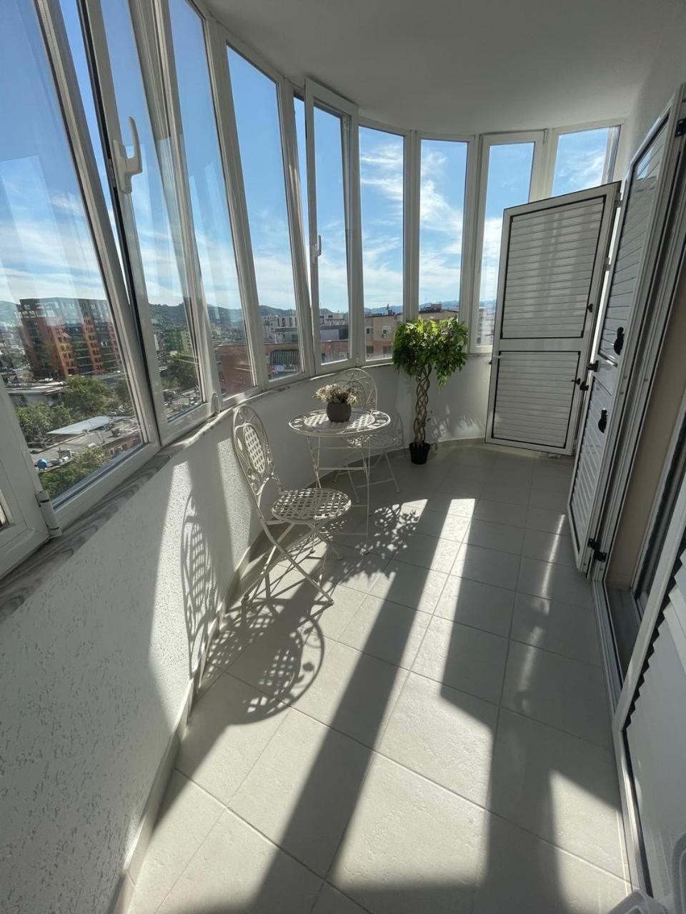 Deoni Apartment Luxury Tirana Esterno foto