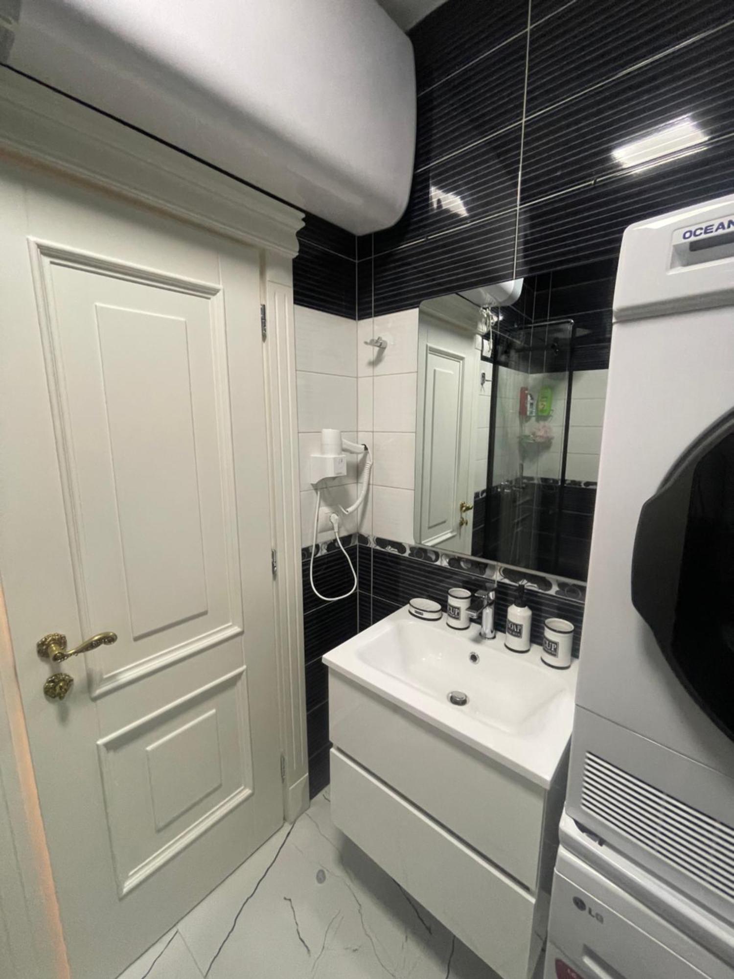 Deoni Apartment Luxury Tirana Esterno foto