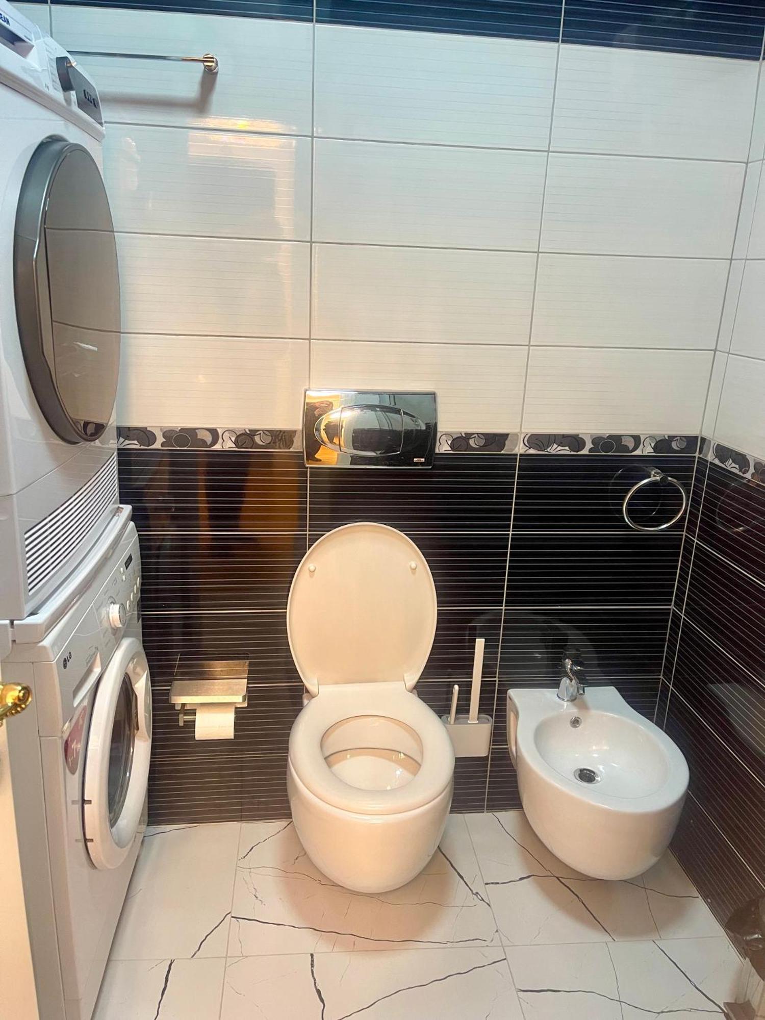 Deoni Apartment Luxury Tirana Esterno foto