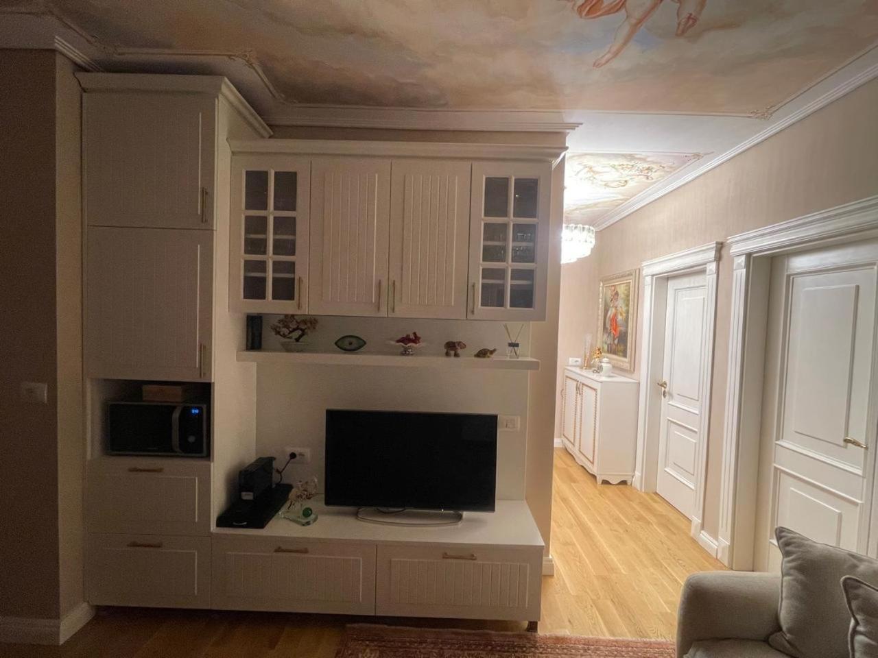 Deoni Apartment Luxury Tirana Esterno foto